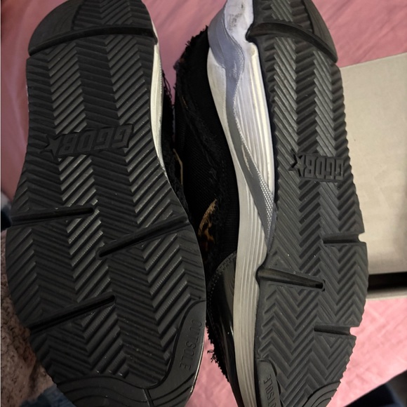 Golden Goose Men’s Leopard Print Sneakers with Neon Yellow Laces - Picture 4 of 6